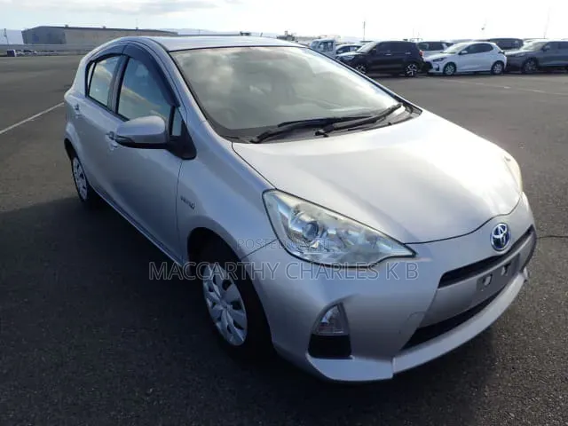Toyota Aqua 2014 Silver
