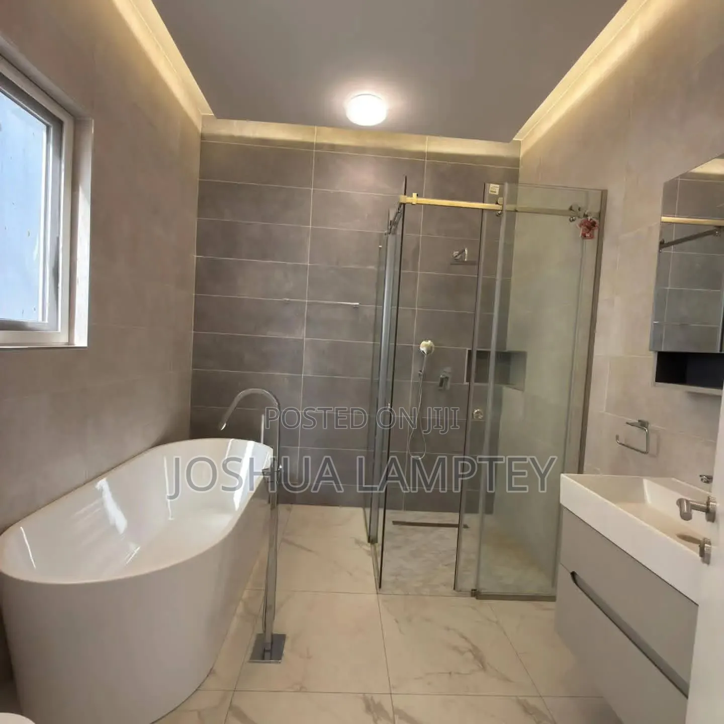 4bdrm House in East Airport Estate, Tseaddo for sale