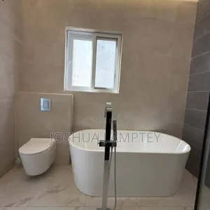 4bdrm House in East Airport Estate, Tseaddo for sale