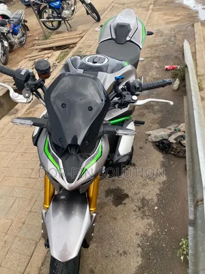 Kawasaki Z900 2025 Green