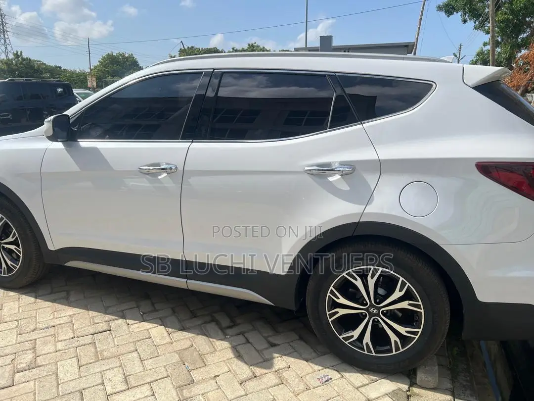 Hyundai Santa Fe 2017 White