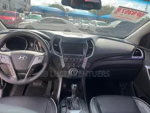 Hyundai Santa Fe 2017 White
