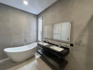 4bdrm House in Abelemkpe Estate, Methodist Church Area for rent