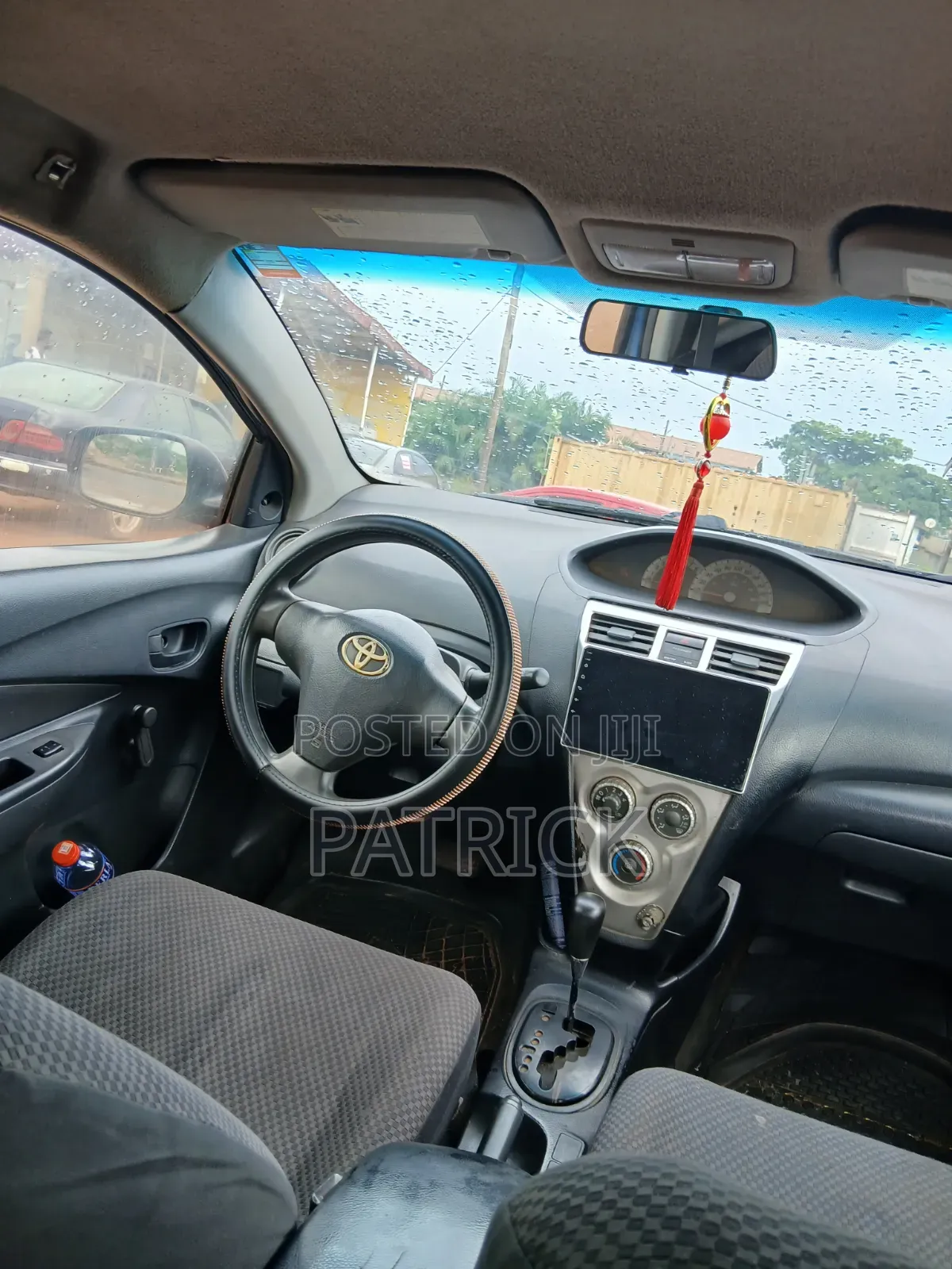 Toyota Yaris Base Sedan 4dr 2010 Blue