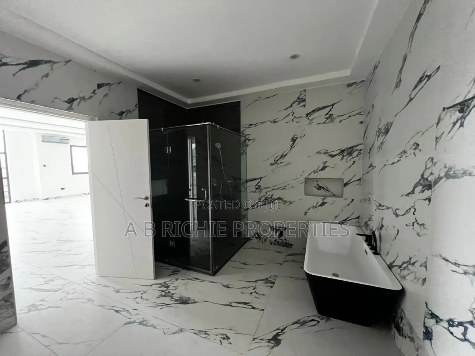 5bdrm House in Ab Richie Properties, American House for sale