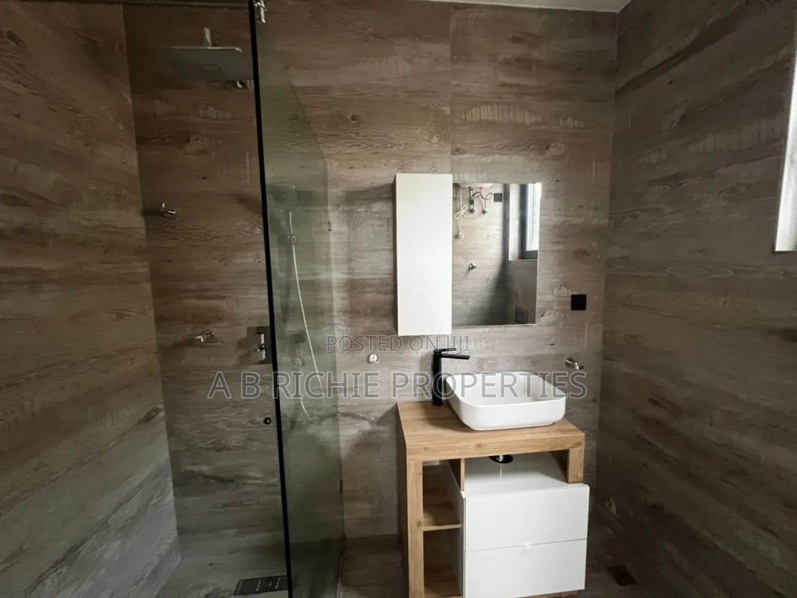 5bdrm House in Ab Richie Properties, American House for sale