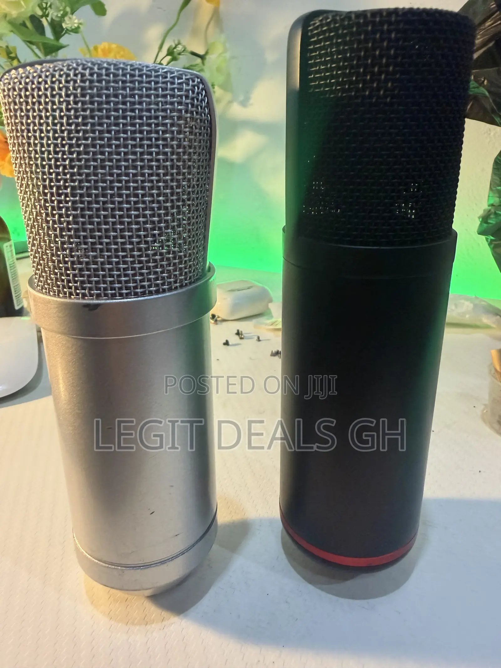 Scarlet Microphones