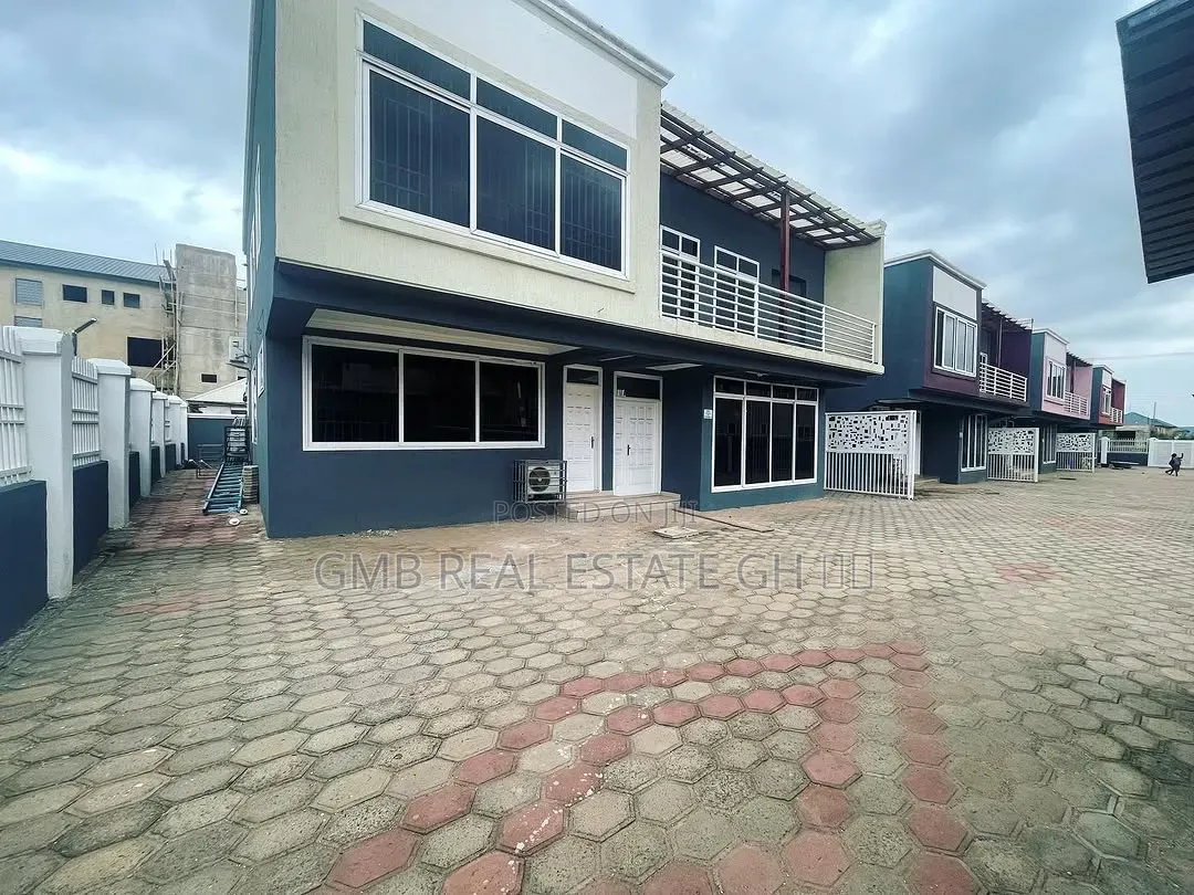 4bdrm House in Oyarifa, Ghana Flag for rent
