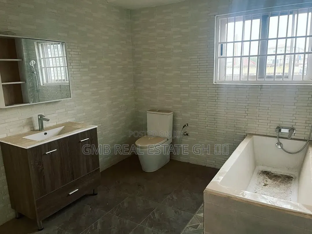 4bdrm House in Oyarifa, Ghana Flag for rent
