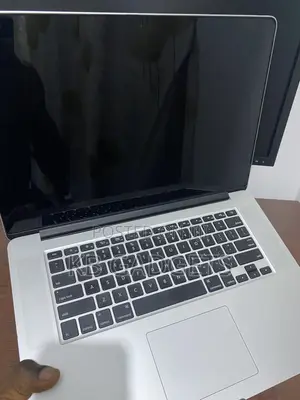 Laptop Apple MacBook Pro 2015 16GB Intel Core i7 SSD 256GB