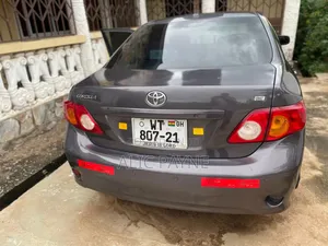 Toyota Corolla LE 4dr Sedan (1.8L 4cyl 4A) 2010 Gray