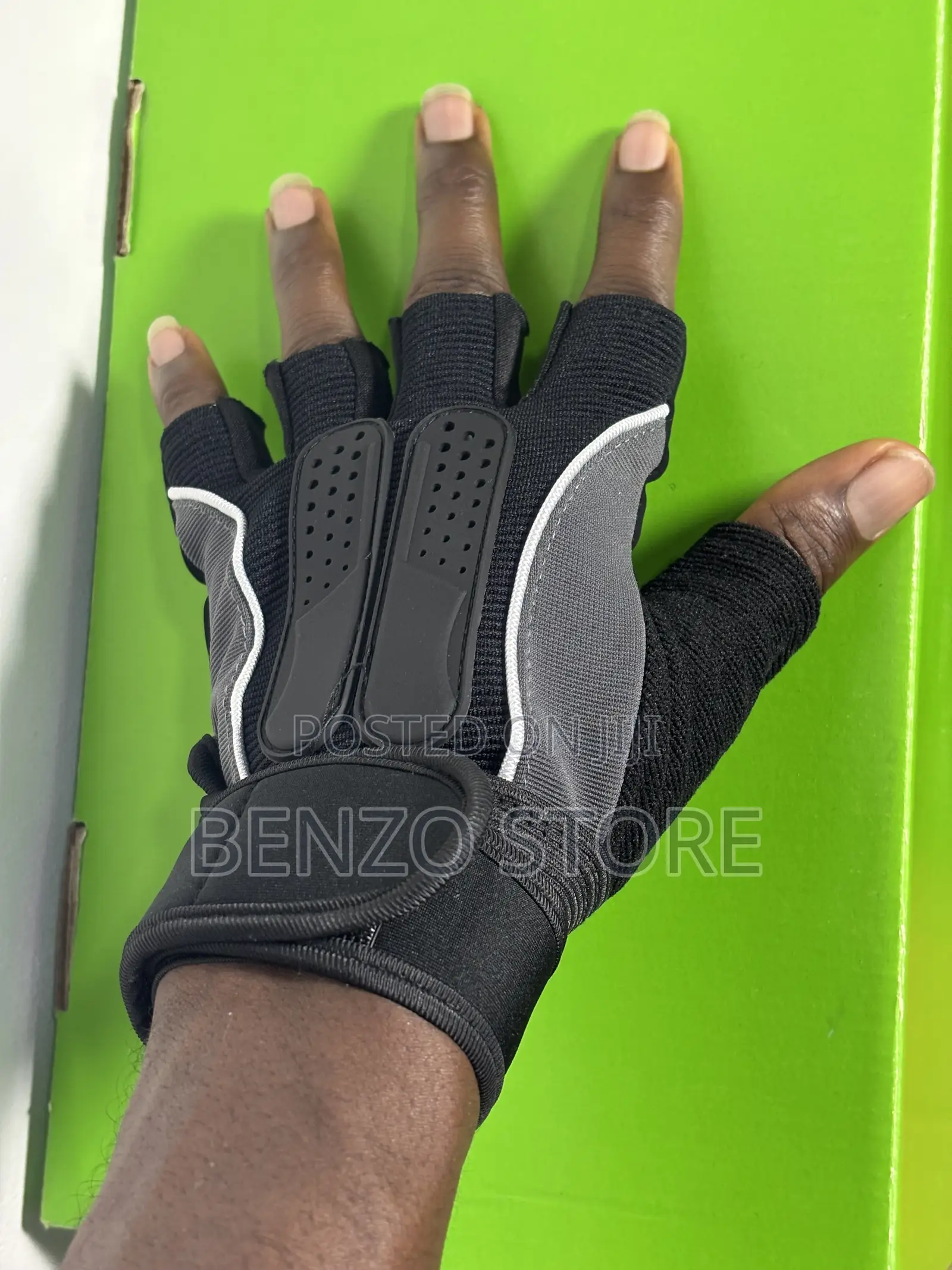 Quality Military Gloves for Tactical and Training Use