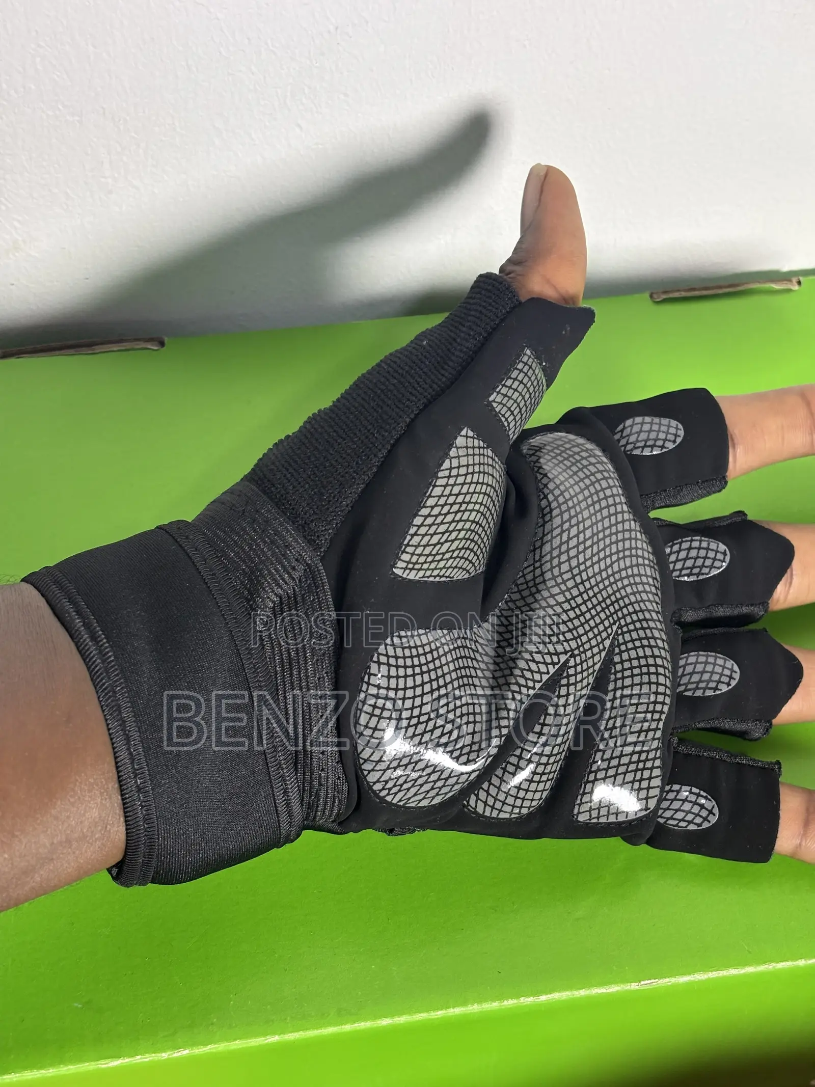 Quality Exercise Gloves for Gym and Fitness Sessions