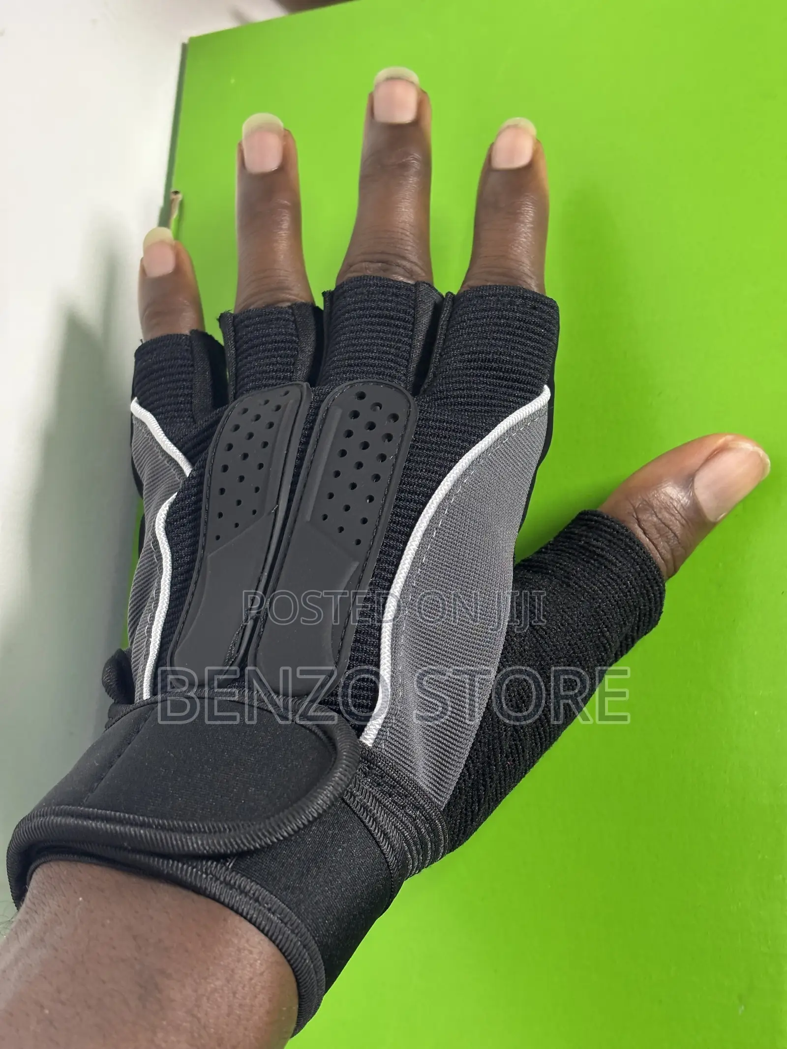 Durable Weight Training Gloves For Men And Women