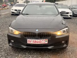 BMW 320i Sedan RWD 2015 Black