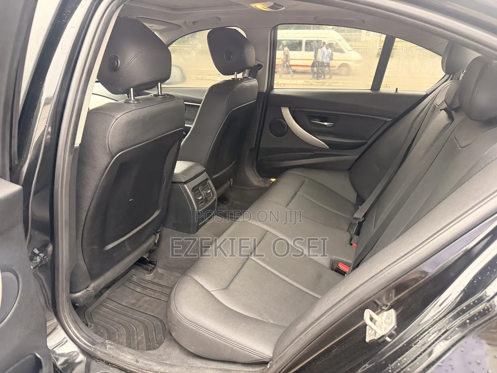 BMW 320i Sedan RWD 2015 Black