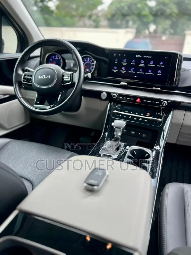 Kia Carnival 2023 Gray