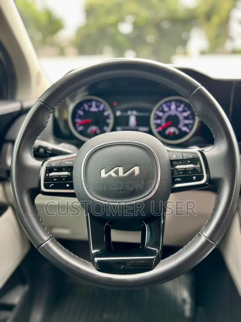Kia Carnival 2023 Gray