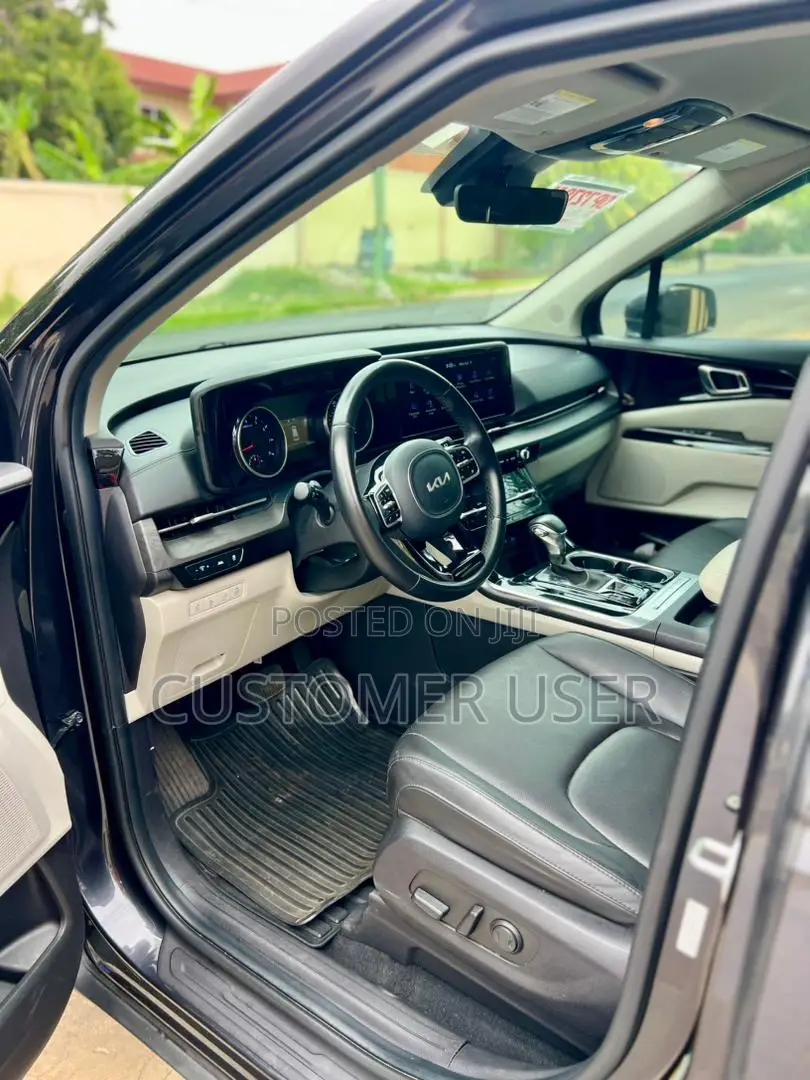 Kia Carnival 2023 Gray