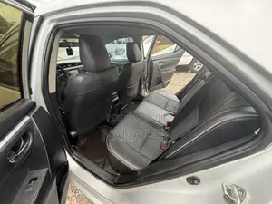 Toyota Corolla S 4dr Sedan (1.8L 4cyl CVT) 2015 Silver