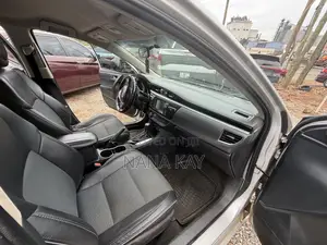 Toyota Corolla S 4dr Sedan (1.8L 4cyl CVT) 2015 Silver
