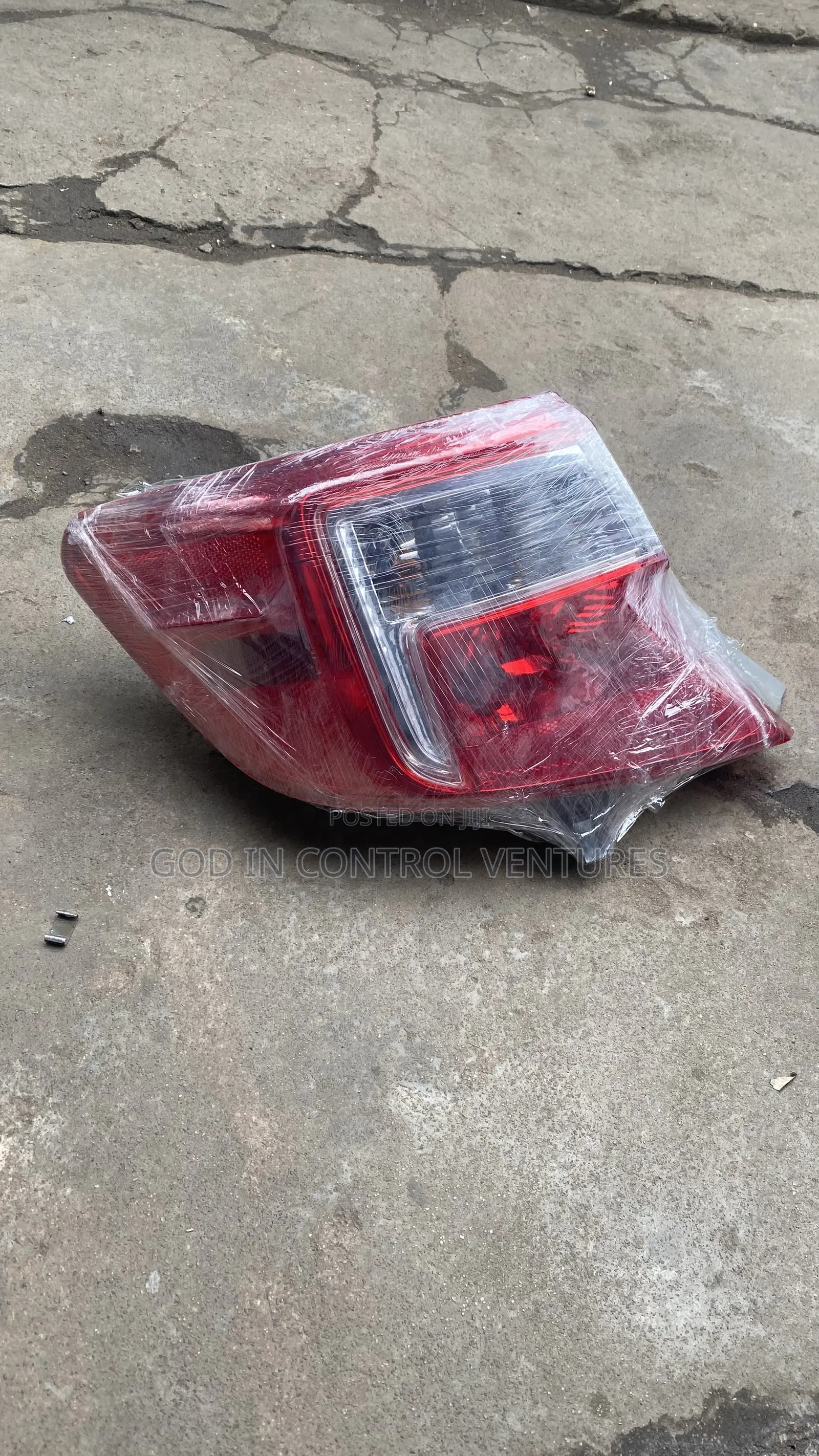 Toyota Camry 2012-2014 Tail Light