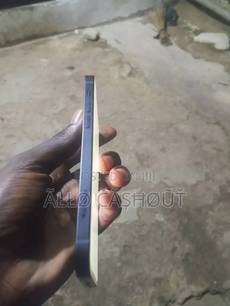Apple iPhone 12 64 GB Black