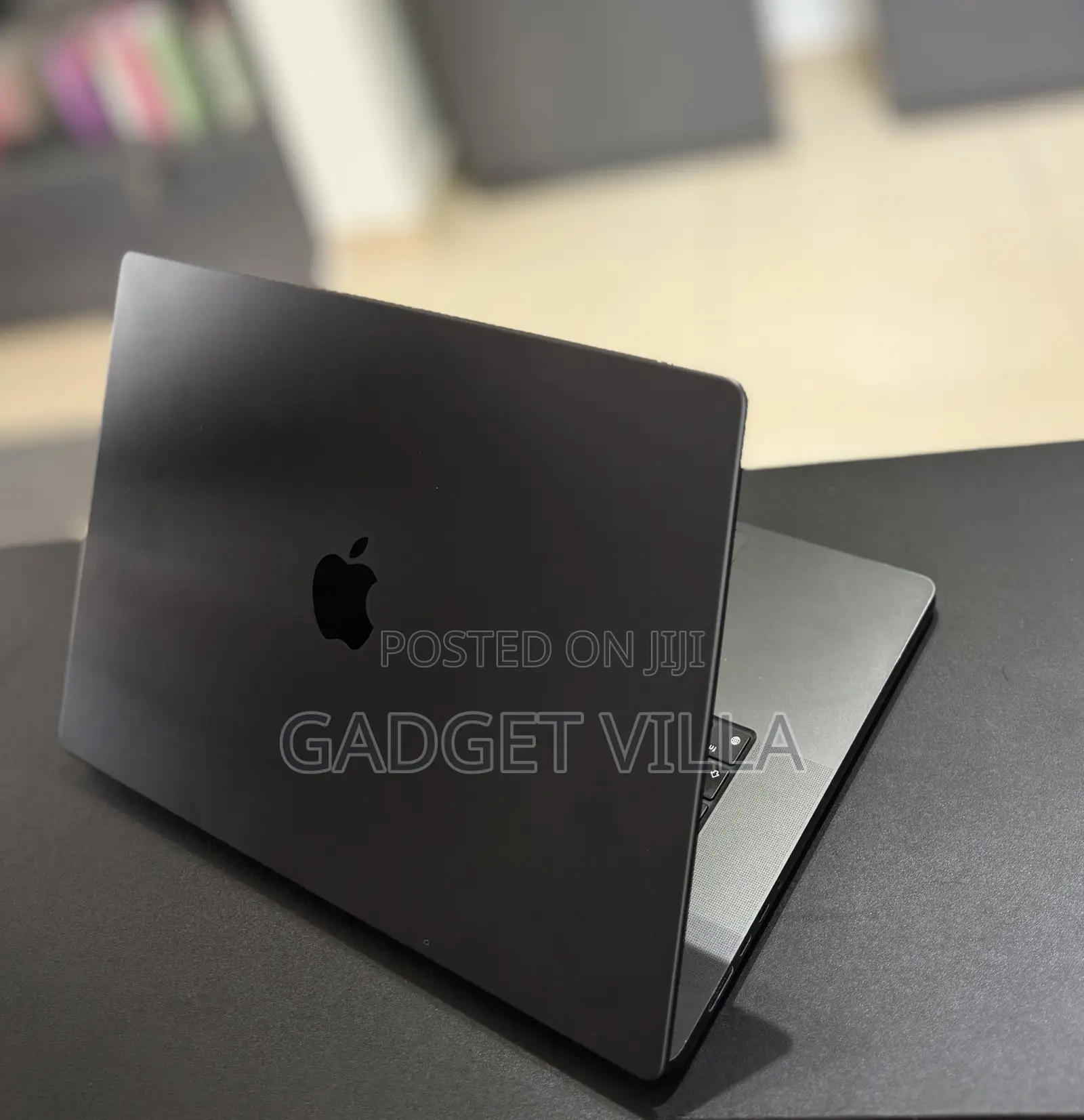 Apple MacBook Pro 2023 M3 Pro 16-inch 18GB Apple M3 Pro SSD 512GB