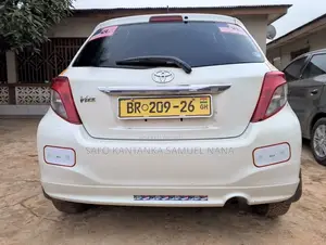 Toyota Vitz 1.3 AWD 5dr 2013 White