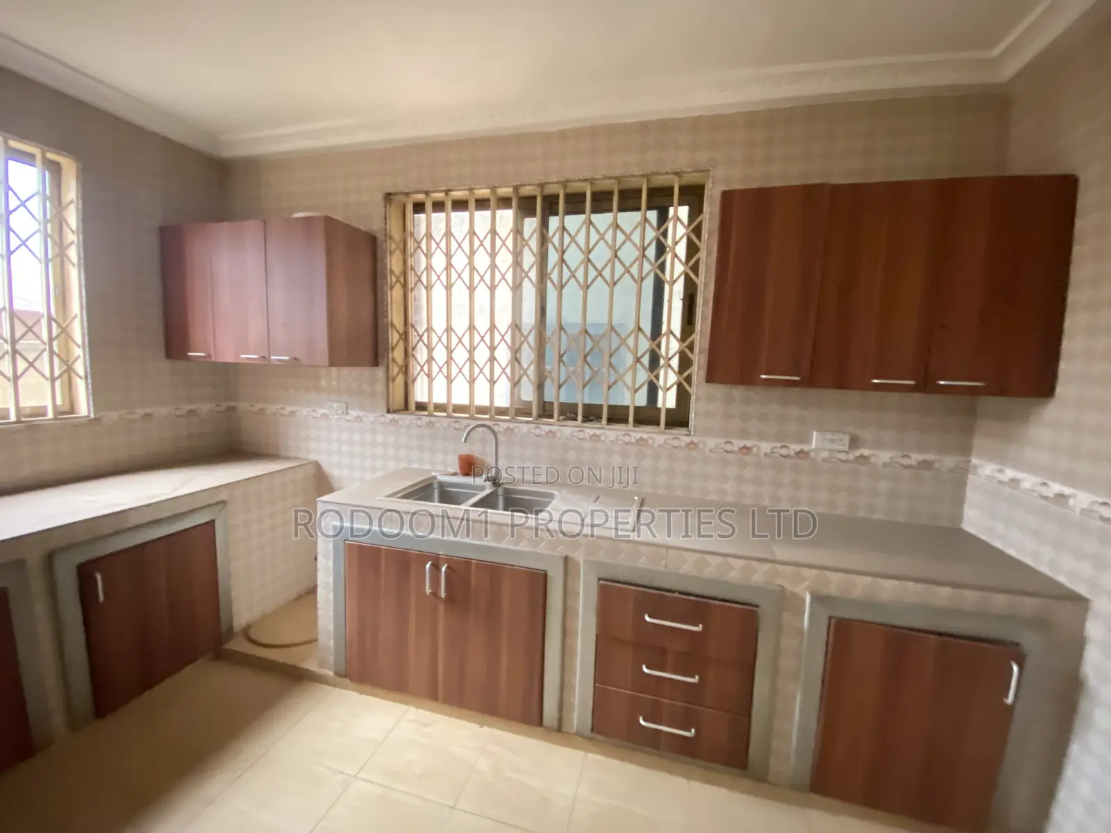 3bdrm Apartment in Ofankor for rent