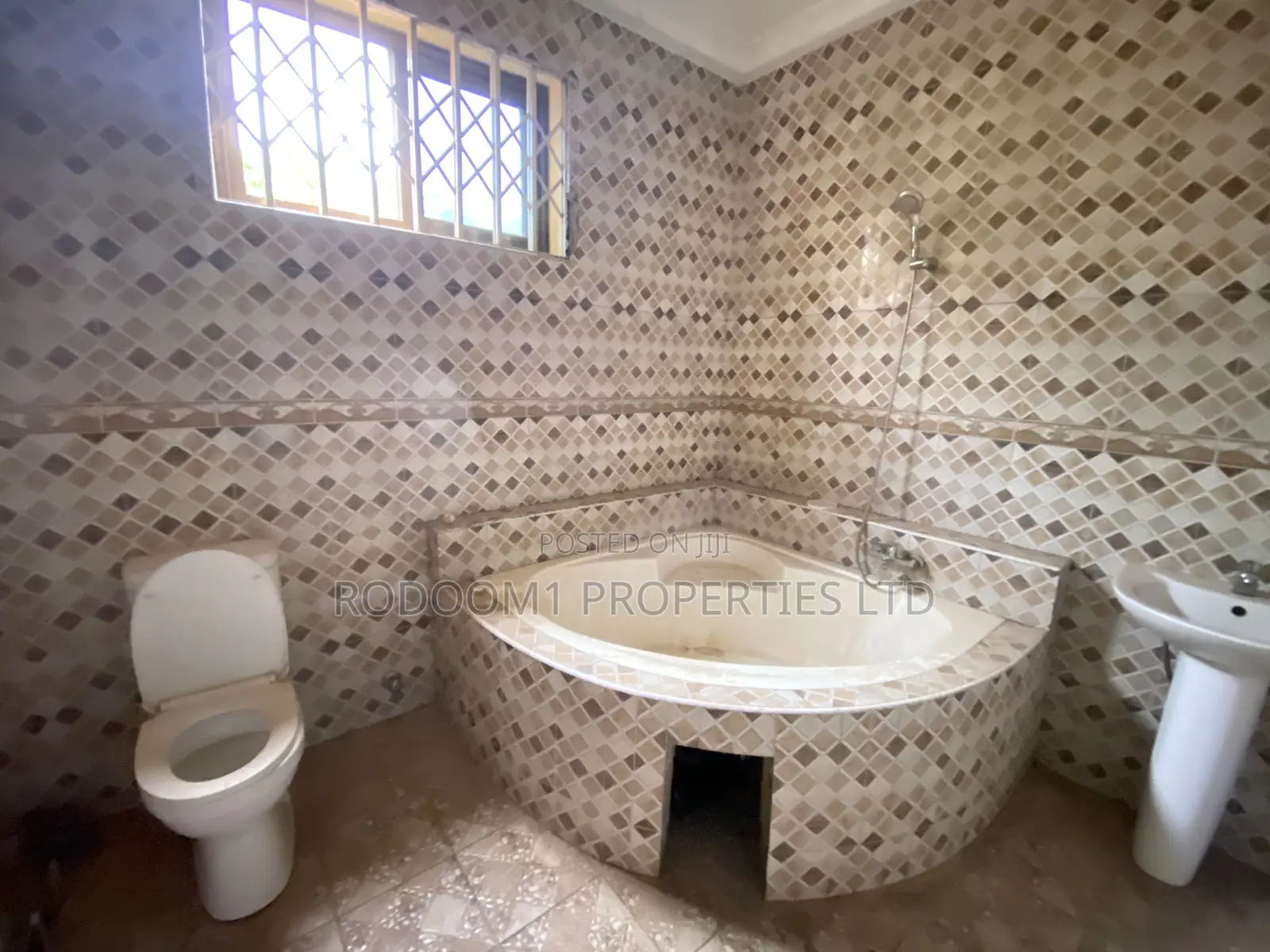 3bdrm Apartment in Ofankor for rent