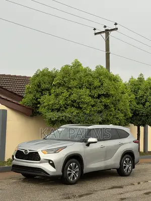 Toyota Highlander XLE AWD 2024 Silver
