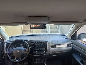 Mitsubishi Outlander 2019 Silver