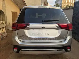 Mitsubishi Outlander 2019 Silver