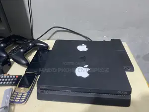 Playstation 4 Slim