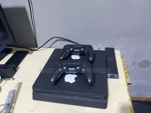 Playstation 4 Slim