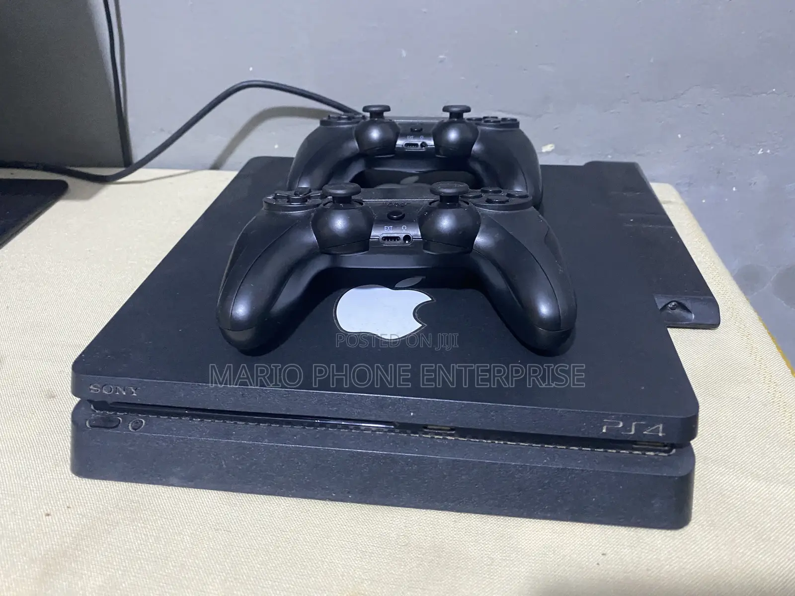 Playstation 4 Slim