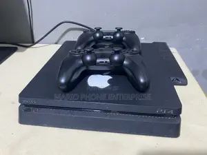 Playstation 4 Slim