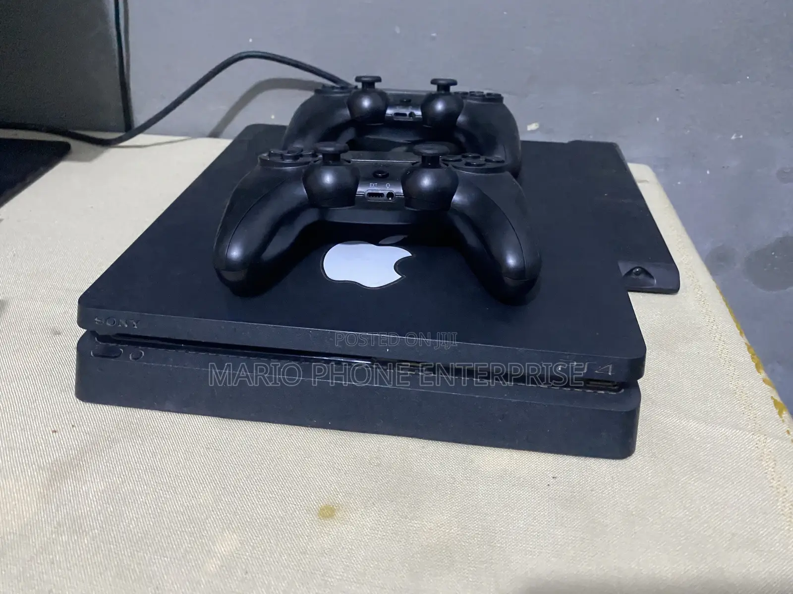 Playstation 4 Slim