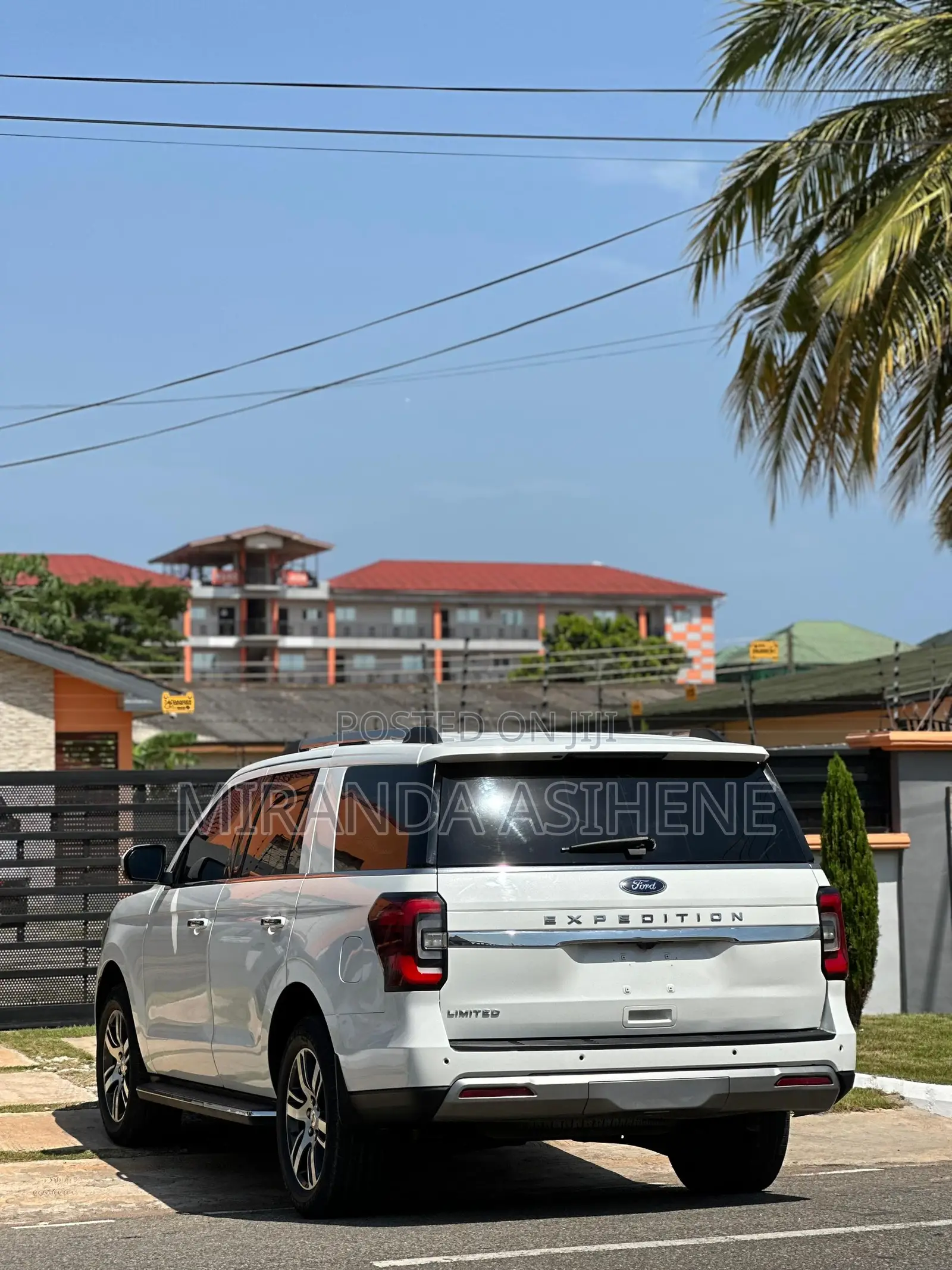 Ford Expedition 2022 White