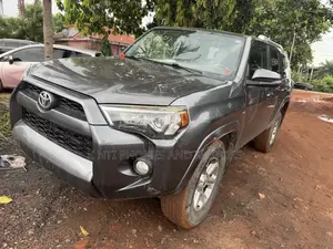 Toyota 4-Runner SR5 Premium 4dr 4x4 (4.0L 6cyl 5A) 2017 Gray