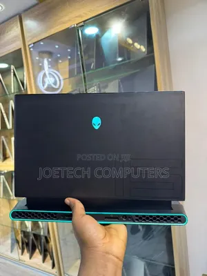Laptop Alienware m17 R5 16GB AMD Ryzen 9 SSD 1T