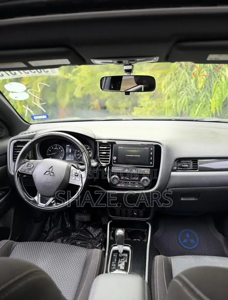 Mitsubishi Outlander 2.4 PHEV AWD 2018 Silver