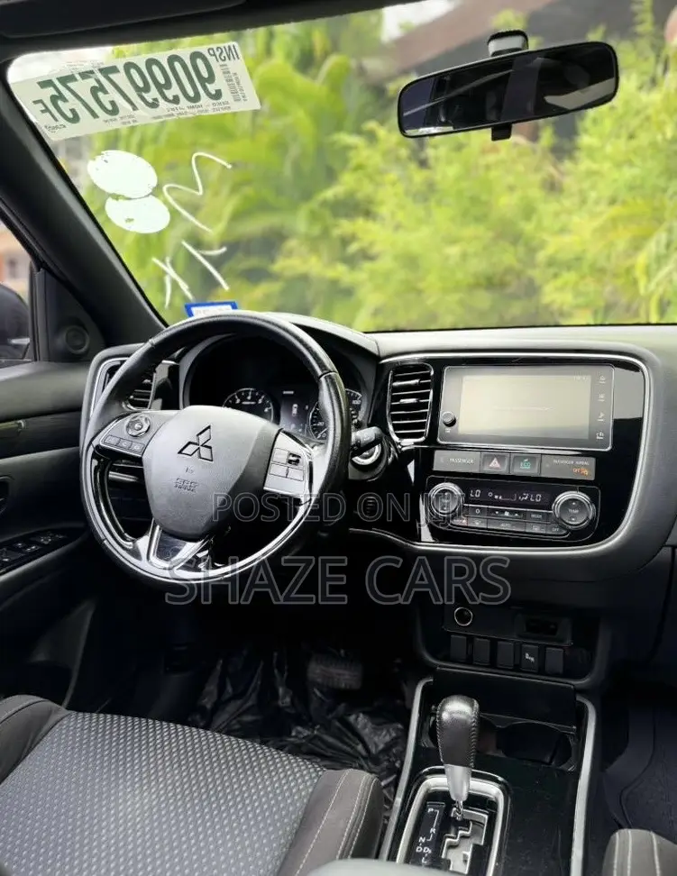 Mitsubishi Outlander 2.4 PHEV AWD 2018 Silver