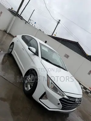 Hyundai Elantra 2019 White