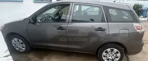 Toyota Matrix Hatchback FWD (1.8L 4cyl 5M) 2007 Gray