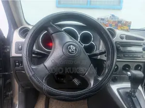 Toyota Matrix Hatchback FWD (1.8L 4cyl 5M) 2007 Gray