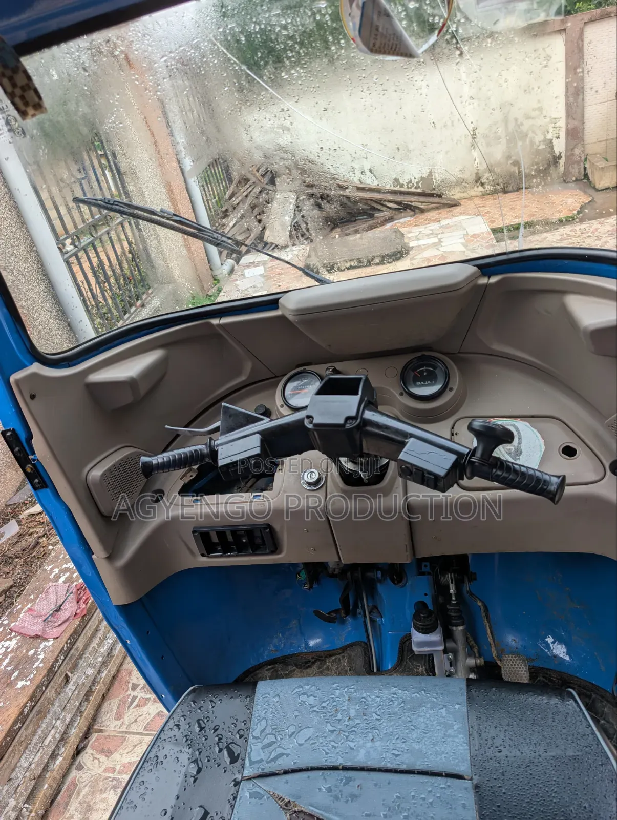 Bajaj RE 2022 Blue