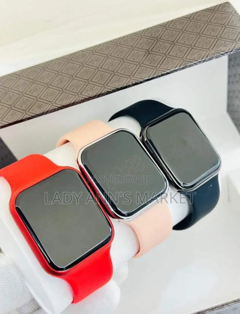 Normal Watch Nb : Not Phone or Smartwatch
