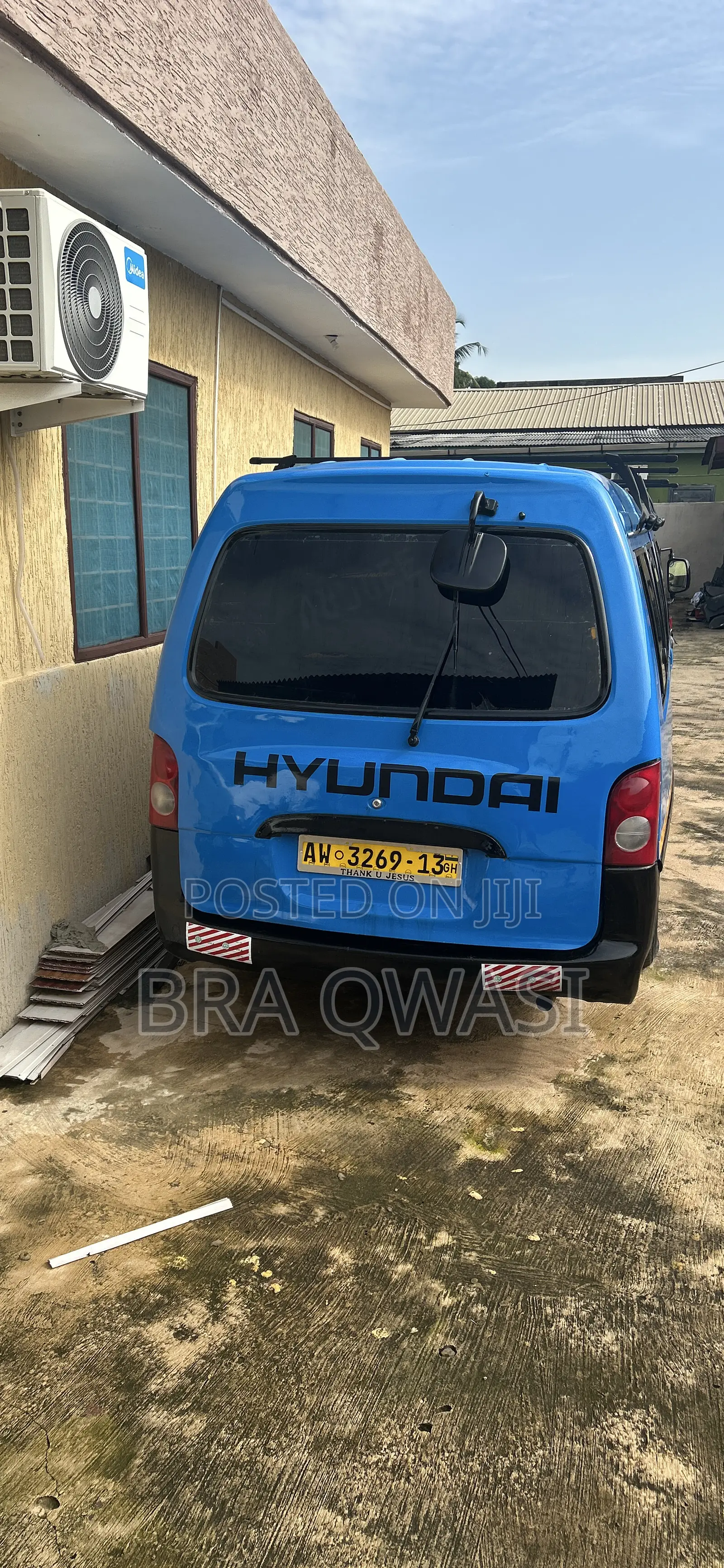 Hyundai H1 2000 Blue